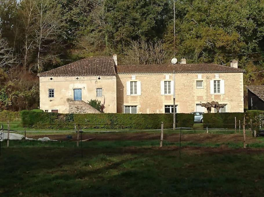 Location Meublee Au Milieu D'Un Ecrin De Verdure Aux Vieux Fours Noaillac Εξωτερικό φωτογραφία